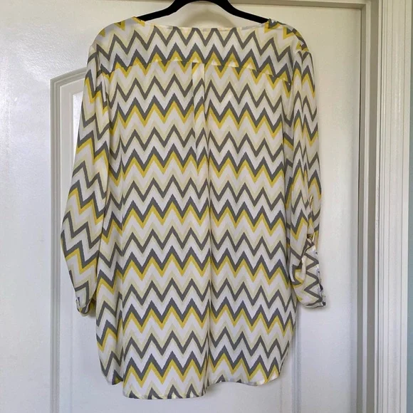 TACERA - Yellow and Grey Chevron Top with Gold Zipper Neckline! - Never worn!💛 - Picture 3 of 8